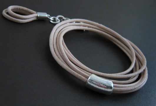 lightbeige maghia