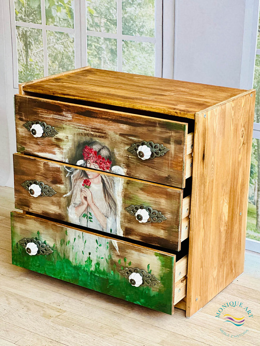 komody Artystyczna komoda z motywem anioła, rustykalny klimat, do salonu lub sypialni