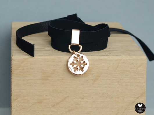 black snowflake suede barboleta