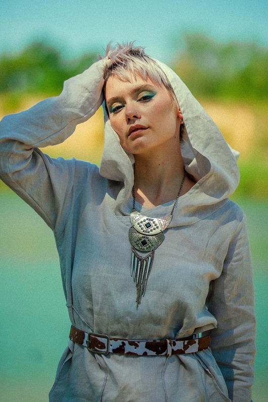 sukienki midi damskie Sukienka lniana z wielkim kapturem ,boho, na plaże