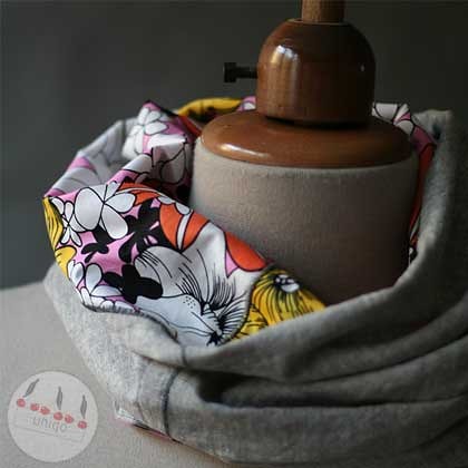 ::: GREY FLOWER ::: uniqo