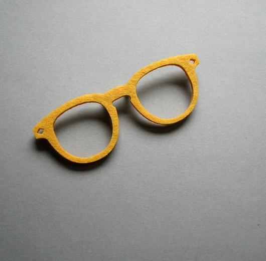 okuLARY felt label