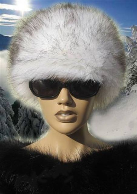 Czapka futrzana WHITE z kolekcji Luxury dorota woytasiewicz