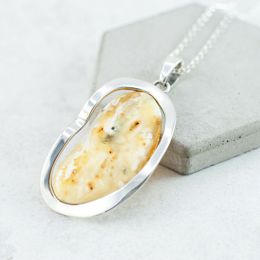 wisiory Unikatowy Wisiorek z Bursztynu Bałtyckiego - Zawieszka bursztynowa - Bursztyn