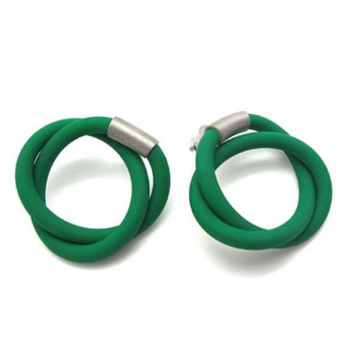 kolczyki wire wrapping Zielone kolczyki z kauczuku i srebra (M)