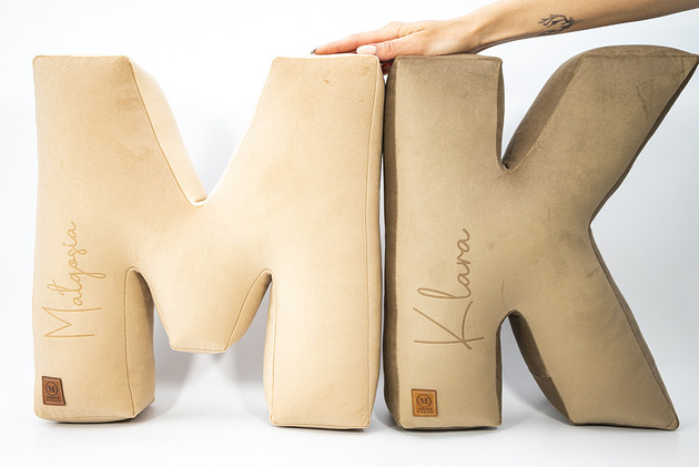 dekoracje świąteczne Poduszka dekoracyjna litera, literka, inicjały z imieniem - kolor do wyboru