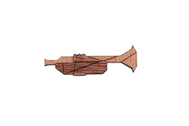 Drewniana muzyczna broszka w kształcie trąbki BeWooden Polska