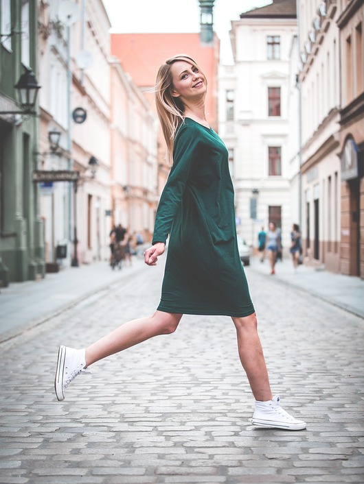 sukienki midi damskie Sukienka dzianinowa Ika Look 708 zielona