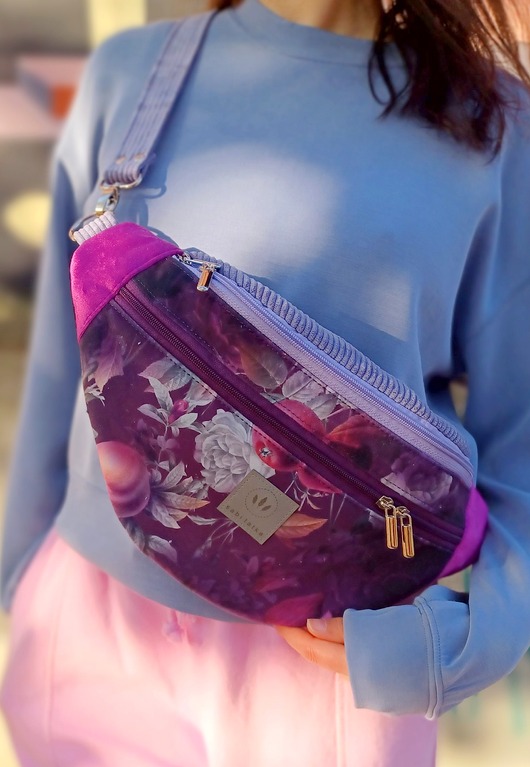 saszetka nerka Fioletowa nerka damska z figami XL Kavala