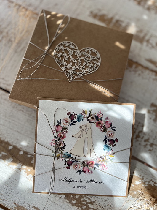 zaproszenia i kartki na ślub Wyjątkowa kartka na ślub ręcznie robiona z personalizacją