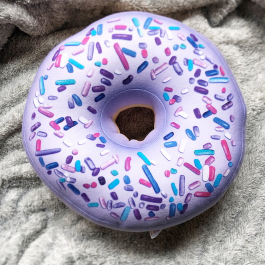 poduszki z grafiką Poduszka Pączek Donut Mały  Jagodowy