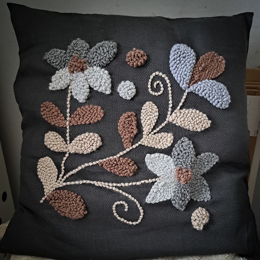 poduszki plecione Poduszka kwiaty punch needle boho natural