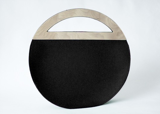 Round felt bag Black moo studio