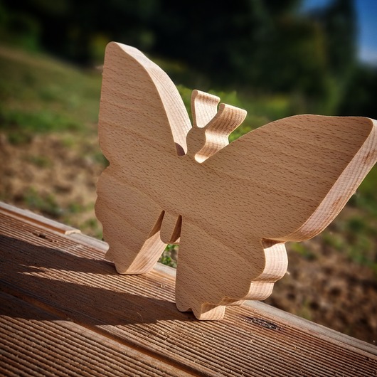 figurki i rzeźby Drewniany motyl, motylek z litego drewna