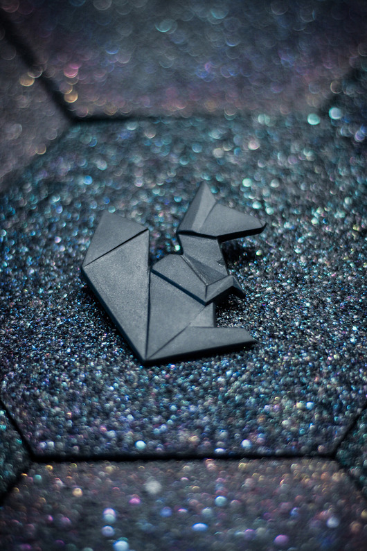 Broszka Porcelanowa Origami Wiewiórka Czarna StehlikDesign