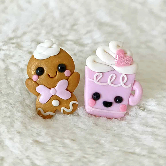 kolczyki z masy plastycznej Różowe świąteczne kolczyki pierniczek i kubek