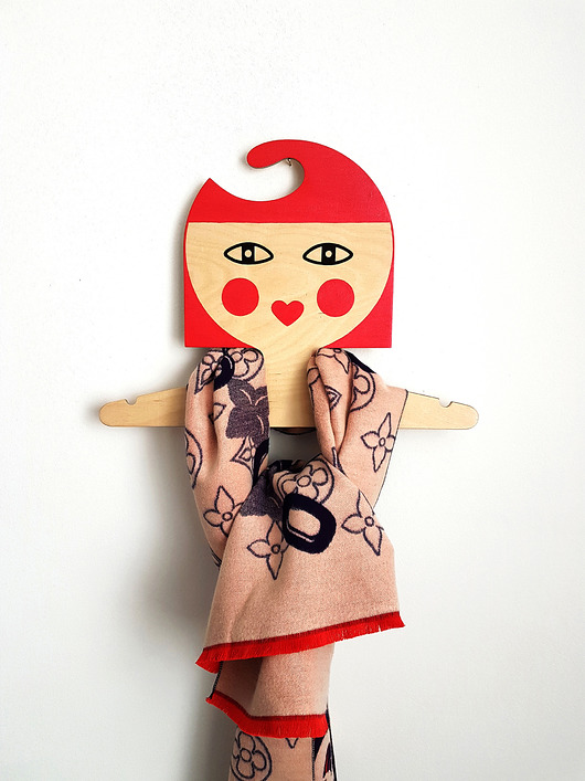 wieszaki Personalizowany wieszak damski Yayoi Kusama