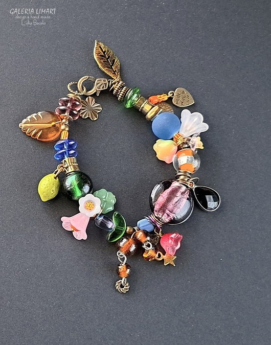 bransoletki ze szkła Zima nie trwa wiecznie Urocza bransoletka kwiatowa w stylu boho handmade