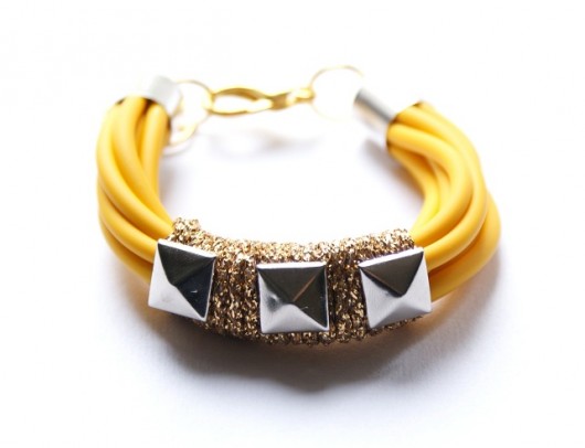 Rubber rock Republika jewelry