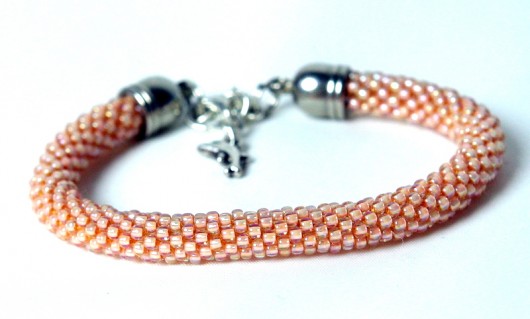 387. Bransoletka koralikowa brzoskwiniowa MadeByInati