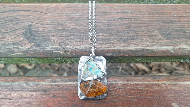 wisiory Bursztyn z chryzokolą - wisiorek