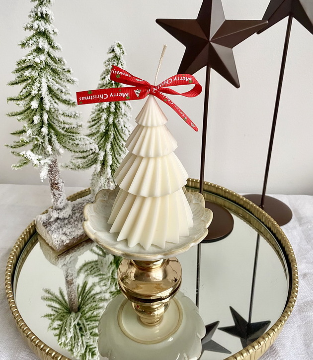 świeczniki i świece Świeca ekologiczna sojowa dekoracyjna "Christmas Tree " 116x73mm