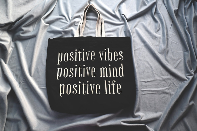 torby na zakupy Bawełniana torba z afirmacją w kolorze czarnym POSITIVE VIBES MIND LIFE