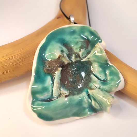 wisiory Wisiorek, naszyjnik ceramiczny "Kwiat Maku"