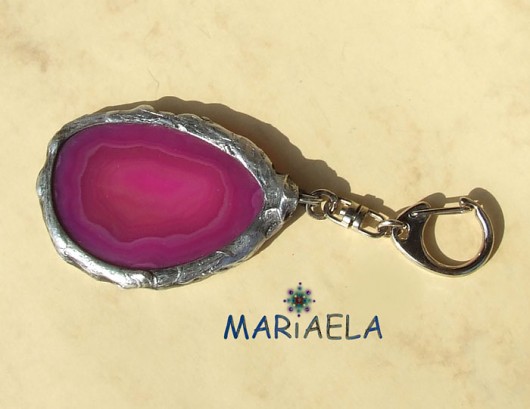 BRELLO AGAT FUKSJA MARIAELA