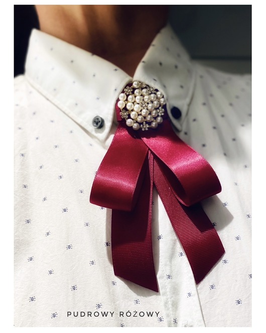 broszki Brosza / Krawat w kolorze burgund z perłami NEW