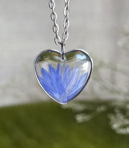 wisiory Wieczne kwiaty srebrny wisiorek prawdziwe kwiaty serce serduszko chaber chabry