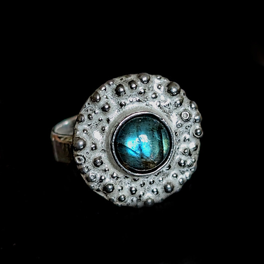 pierścionki srebrne Pierścionek z labradorytem w deszczu srebra