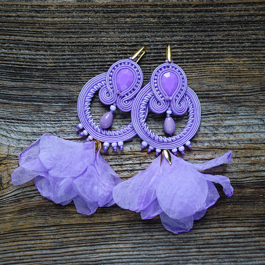 kolczyki soutache Liliowe kolczyki soutache z kwiatami