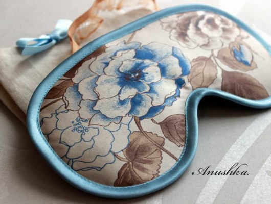 Blue silky roses ANUSHKA