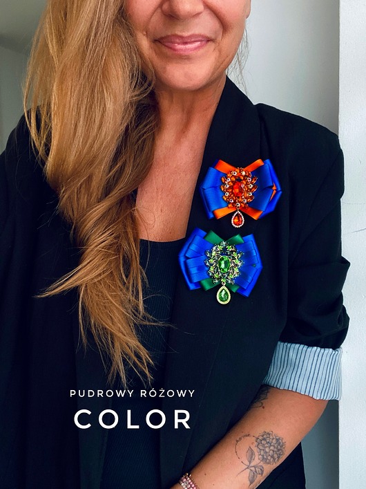 broszki Brosza z kolekcji COLOR  z zielonym  kryształem New
