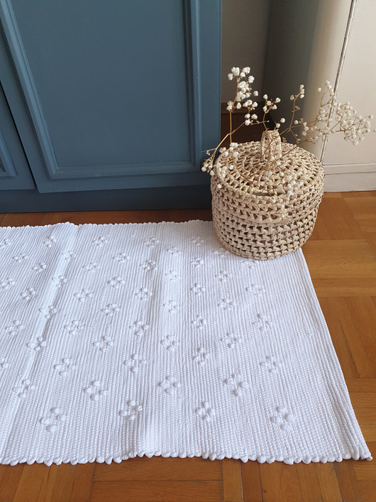 dywanik biały koniczynka mały 50/100 naniby