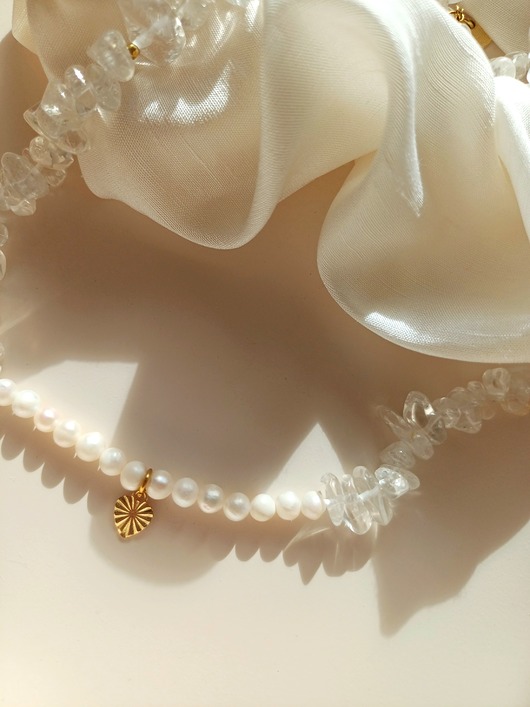 naszyjniki - inne Naszyjnik z kryształem górskim i perłami naturalnymi