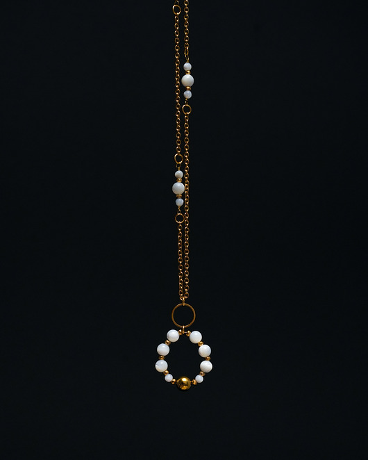 wisiory Długi naszyjnik wisior z masą perłową