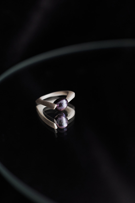 pierścionki srebrne PEARL ring / satin silver with black pearl