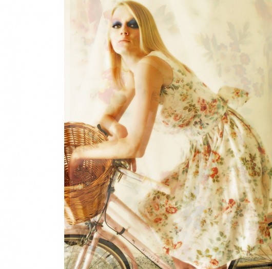 Une parisienne.Frou Frou. retro me