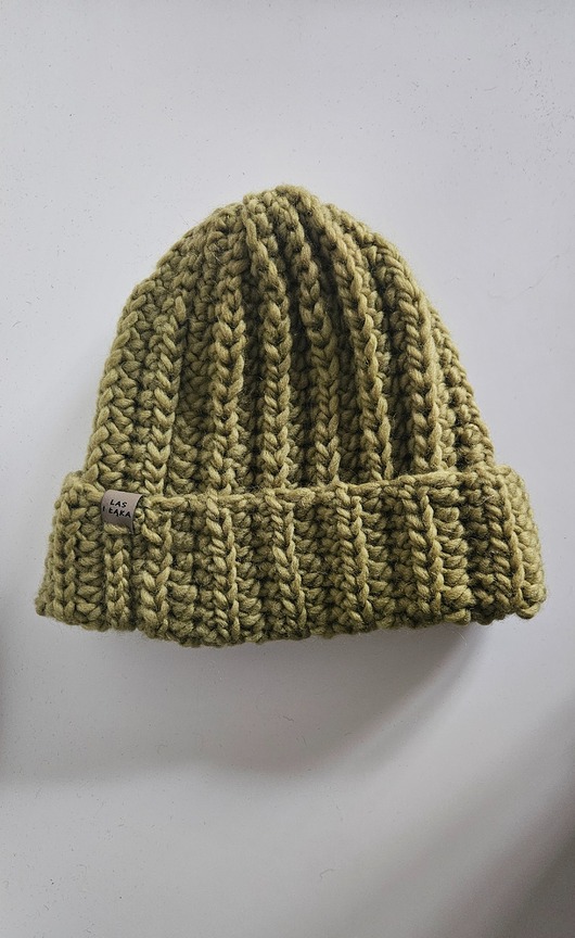 czapki damskie Czapka wełniana w kolorze zielonej oliwki