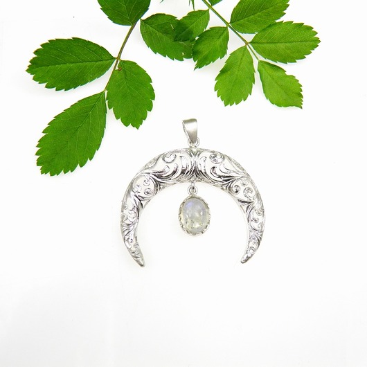 wisiory Lunula  z kamieniem księżycowym - zawieszka