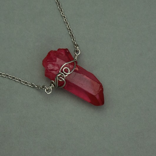 wisiory Naszyjnik talizman surowy czerwony kryształ górski wire wrapping