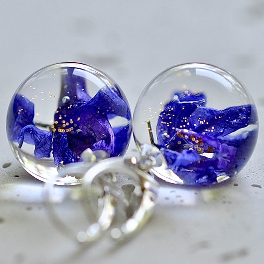 Fioletowe kolczyki srebrne z kwiatem polnym Grol Jewellery