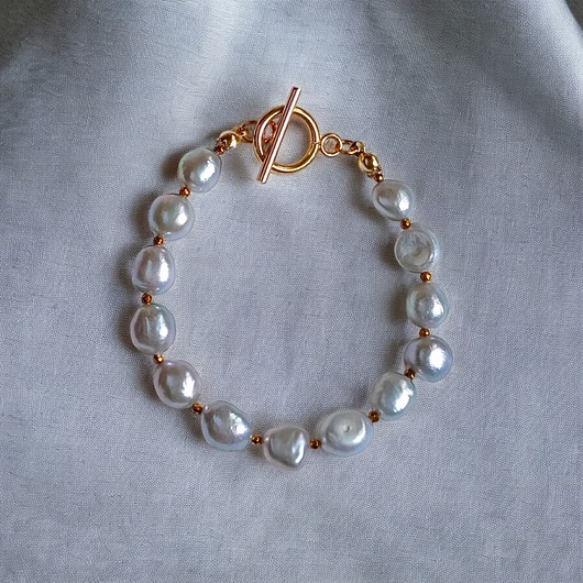 bransoletki z kamieni naturalnych LUX. Srebrne perły - bransoletka - zapięcie toggle