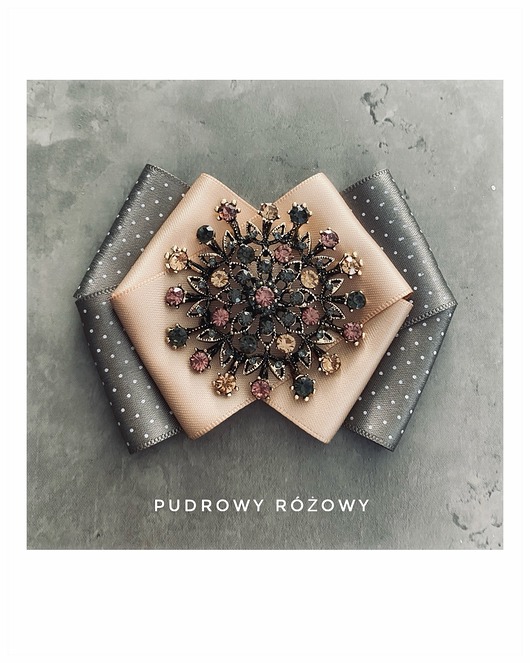 broszki Brosza Exclusive z ażurową ozdobą z kryształkami NEW