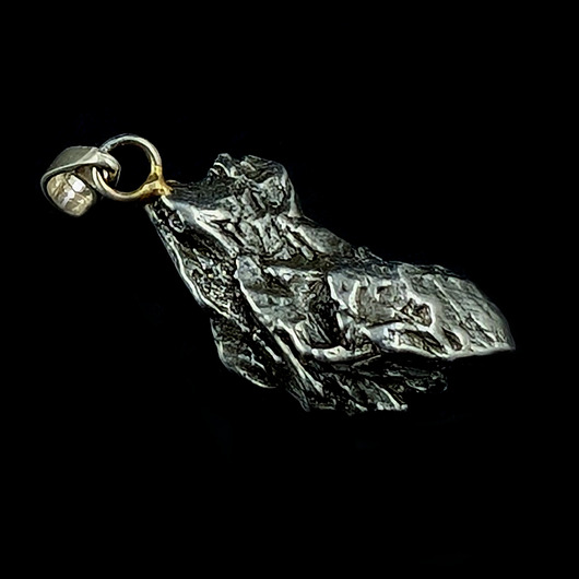 wisiory Zawieszka z meteorytem