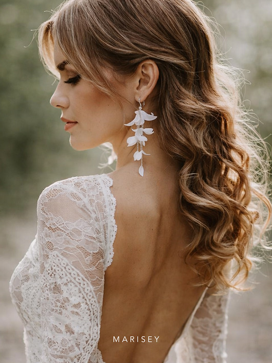 Biżuteria ślubna Kwiatowe długie wiszące kolczyki ślubne Liz