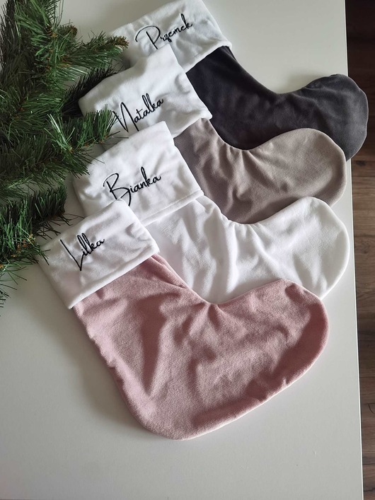 dekoracje świąteczne Skarpety świąteczne personalizowane różne kolory tkaniny