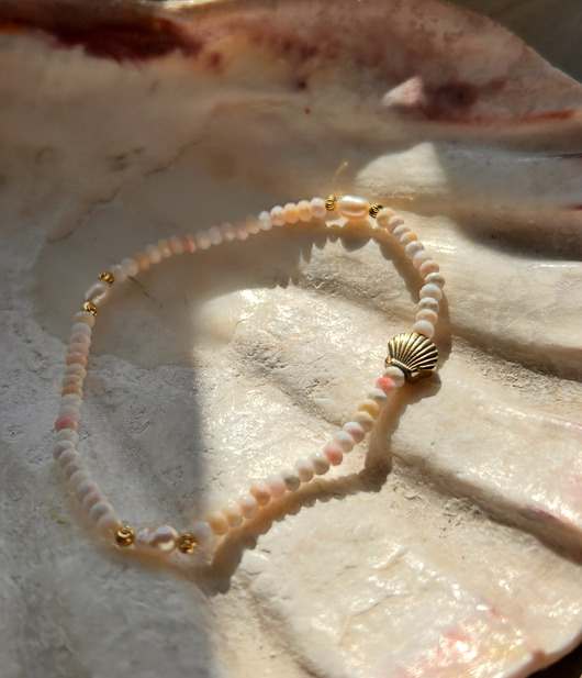 bransoletki z kamieni naturalnych Bryza- Amuletka  wspierająca z muszlą i perłami